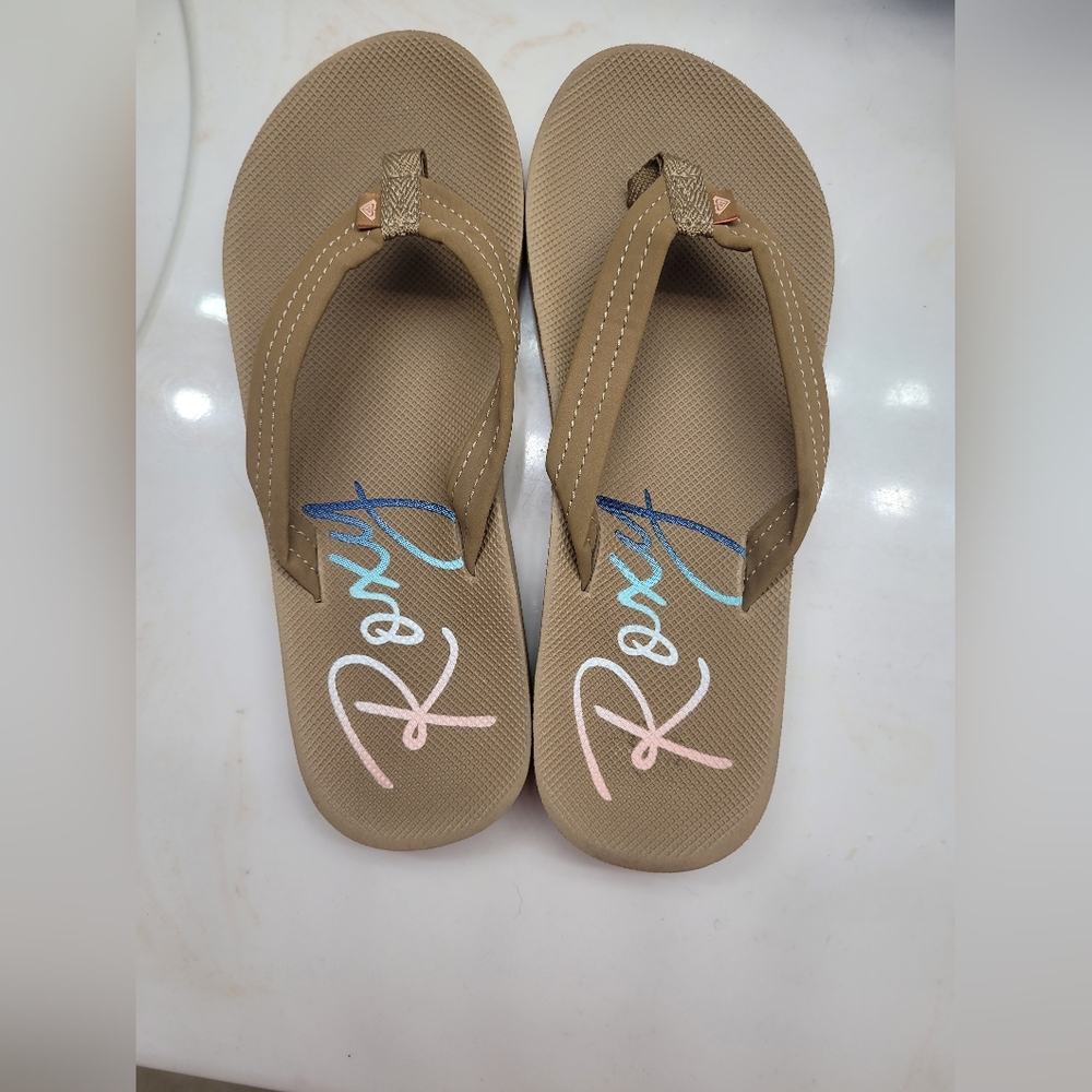 Roxy Tan Sandals with Vibrant Logo Size 7 Wore Once